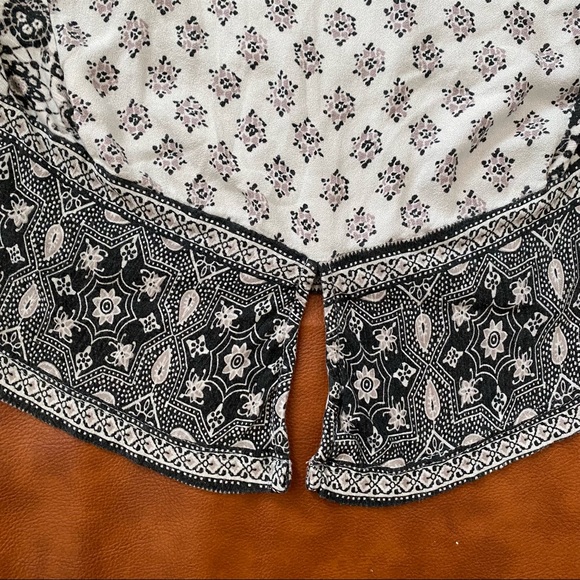 Lucky Brand | Ornate Patterned Blouse | 3/4 Sleeve | XS - Picture 7 of 10